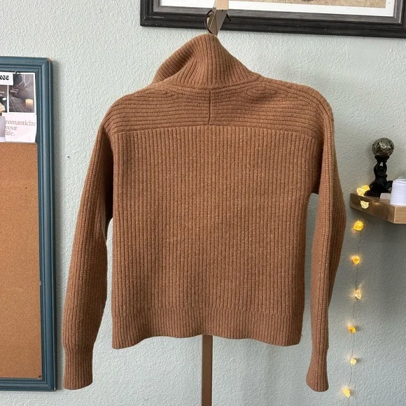 Everlane | The Half-Zip Sweater in Luxe Merino in the Color Deep Camel - Picture 6 of 9